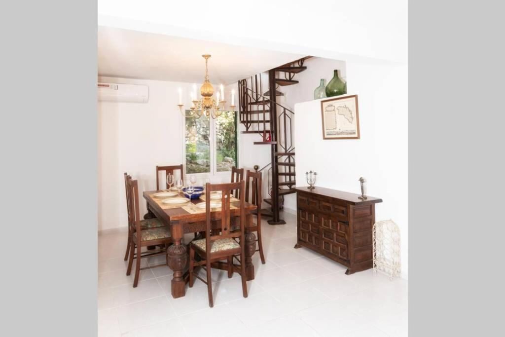 Villa Cecylia 에스 카누텔스 외부 사진